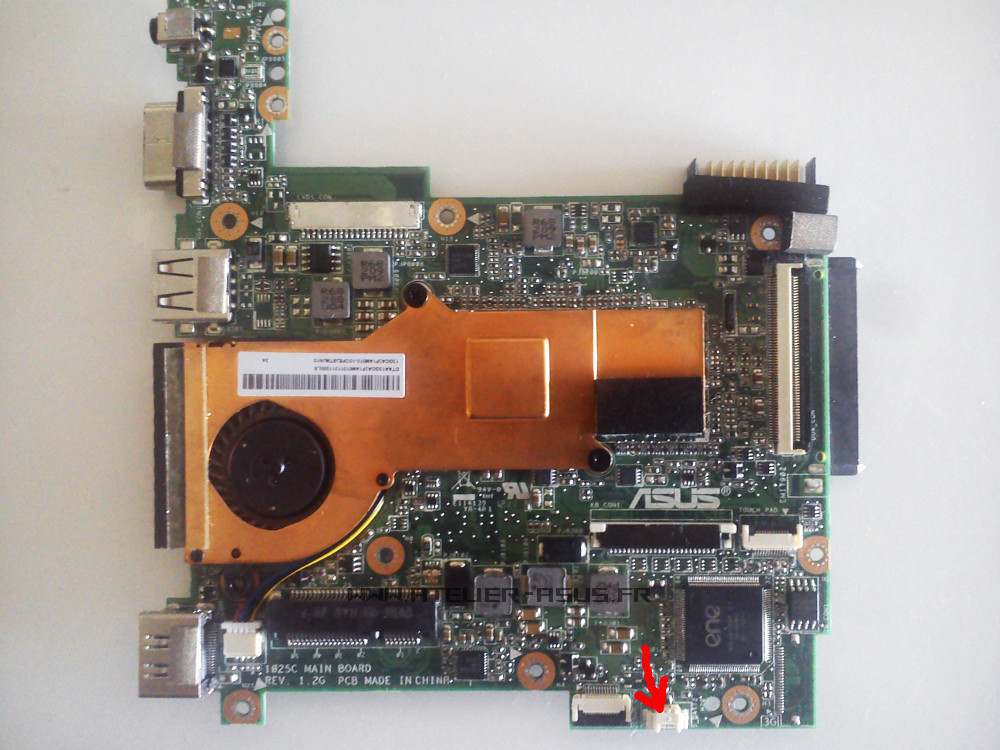 1025ce connecteur pile.jpg