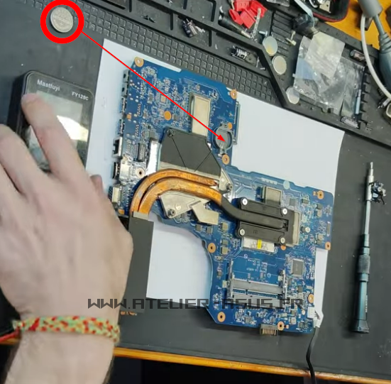 2026-09-22 07_24_52-Ремонт ноутбука Asus k95v, сломана крышка еще и включатся перестал - YouTu...png